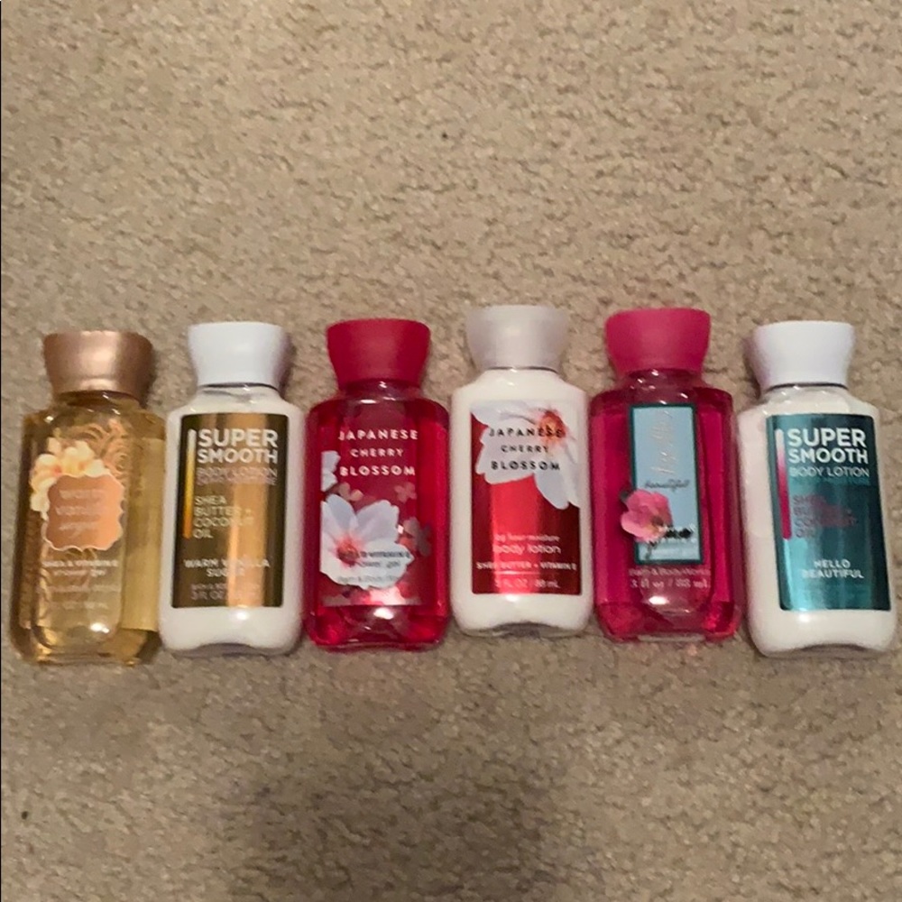 Bath & body works bundle of travel size SG/lotion